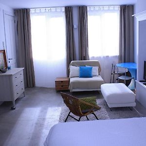 Studio met een King Size Bed